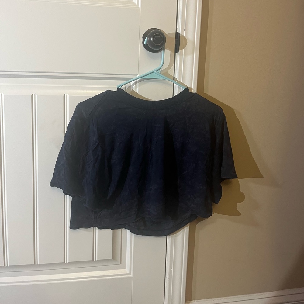Blue lululemon crop